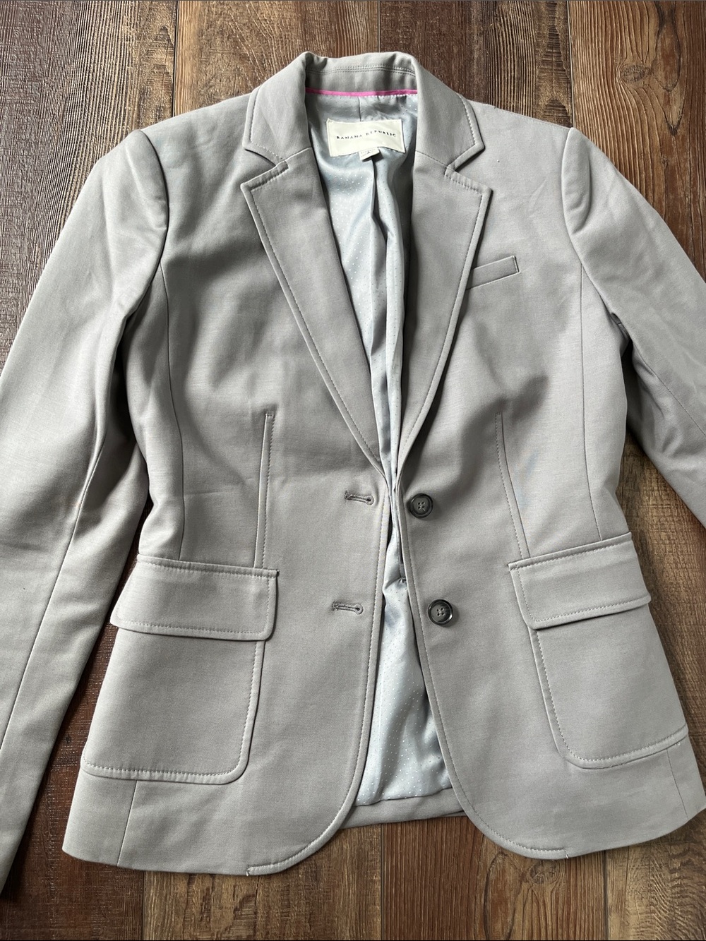 Banana Republic Light Gray women’s blazer, size 2
